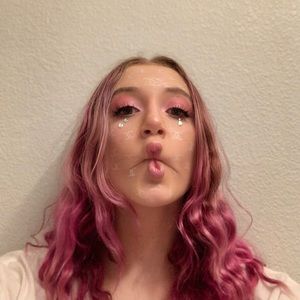 Meet your Posher, Simone